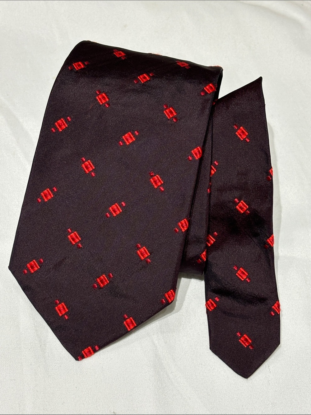 Hugo Boss Classic Black Silk Tie with Red Micro-Pattern